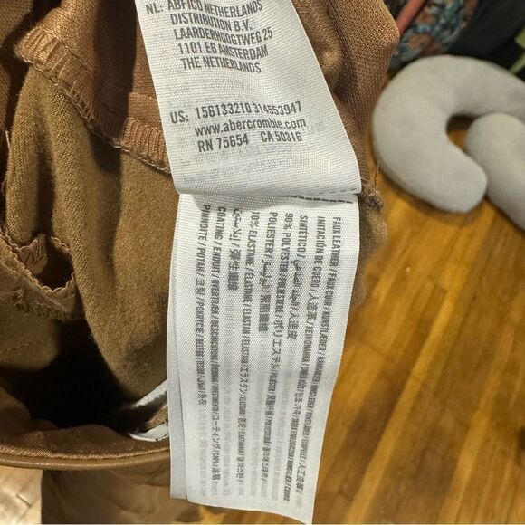 Abercrombie & Fitch Skinny Ultra High Rise Vegan Leather Split Hem Pants Tan - Picture 9 of 10